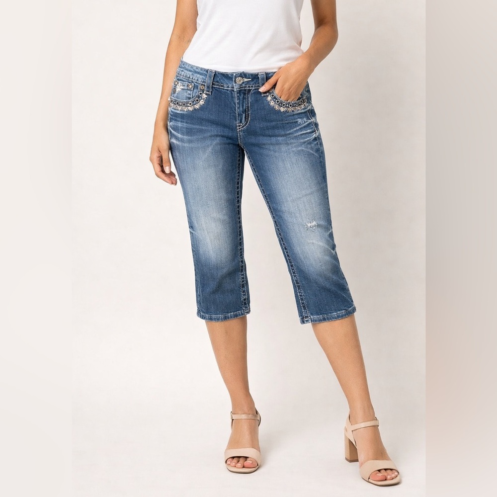 Miss Me Jeans CUFFED CAPRI Distressed Embroidered Bling JP7282P Y2K Size 29